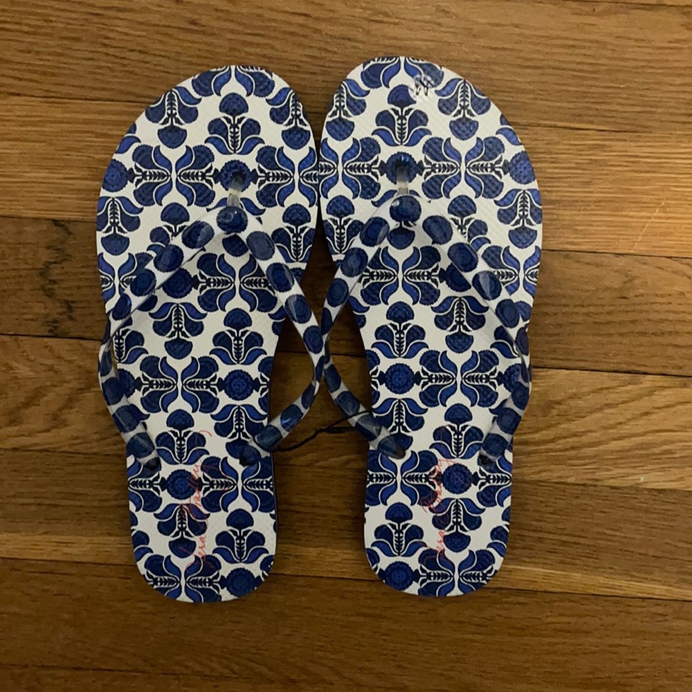 New Vera Bradley Flip Flops